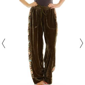 NWT Velvet floral pants size small